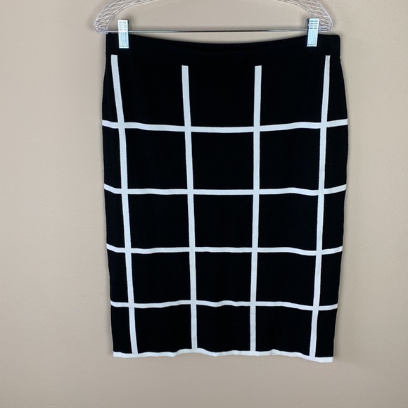 Vince Camuto Women’s Black and White Block Print Skirt Size Large - Picture 2 of 4